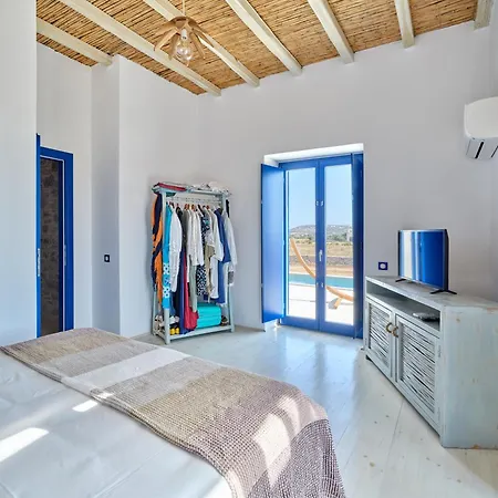 2 Bed - Sleeps 6 - Pets - Pool - Parking Villa Páros