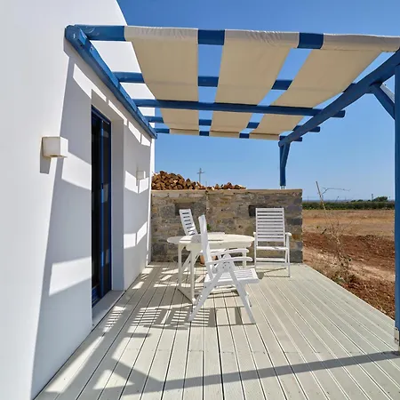Villa 2 Bed - Sleeps 6 - Pets - Pool - Parking